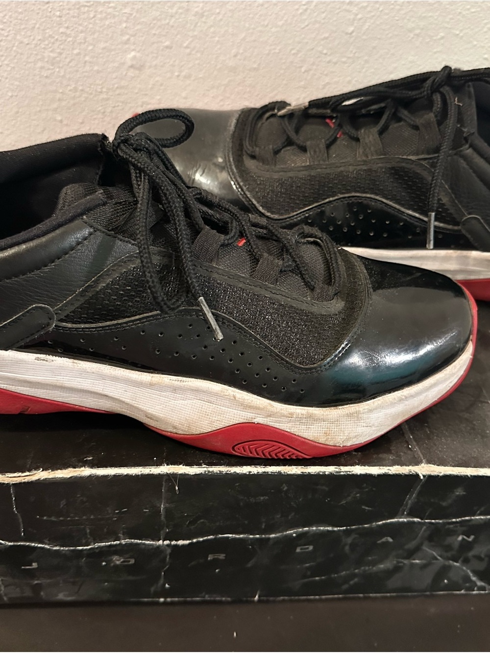 Jordan Men's Black and Red Low-Top Sneakers